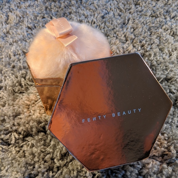 Fenty Beauty Other - Fenty Beauty Fairy Bomb Glitter Pom Pom